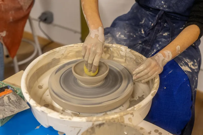 Créer sa vaisselle artisanale : le verre soufflé en cuisine